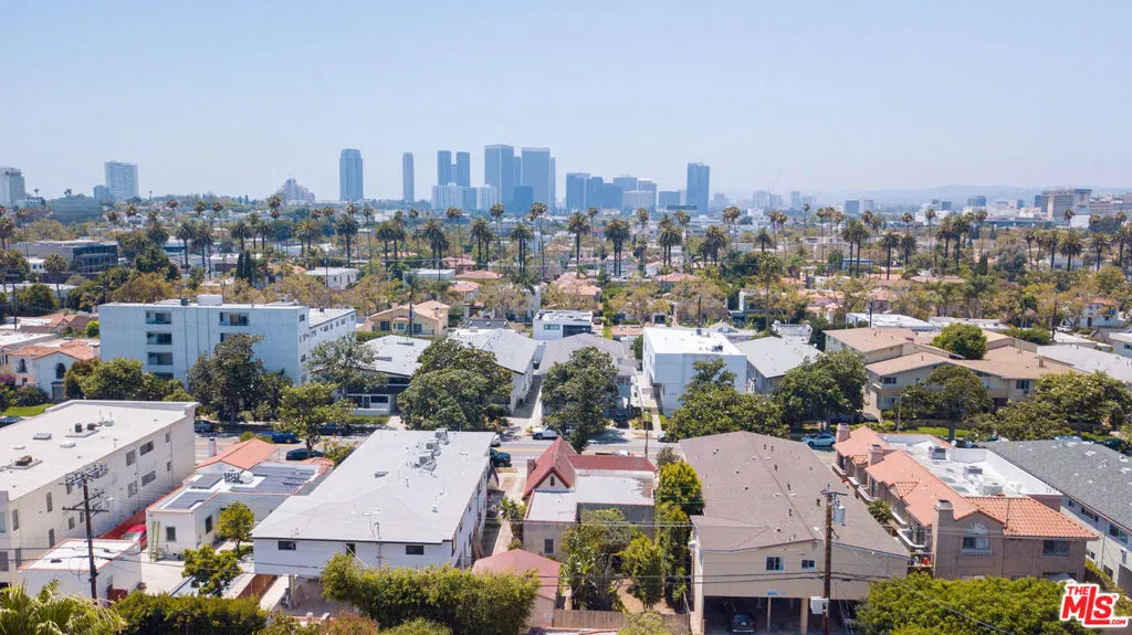 332 S Doheny Drive, Beverly Hills, California 90211 — photo 4