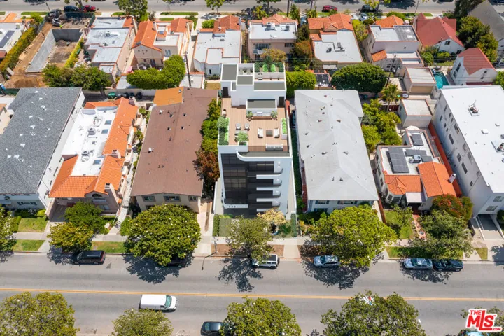 332 S Doheny Drive, Beverly Hills, California 90211
