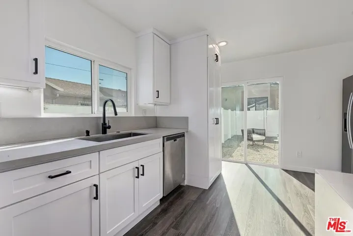 2616 W 73rd Street, Los Angeles, California 90043