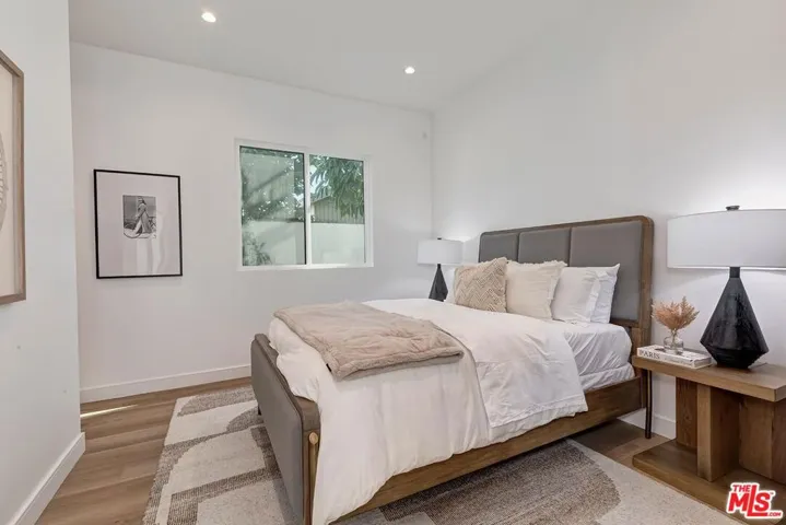 2616 W 73rd Street, Los Angeles, California 90043