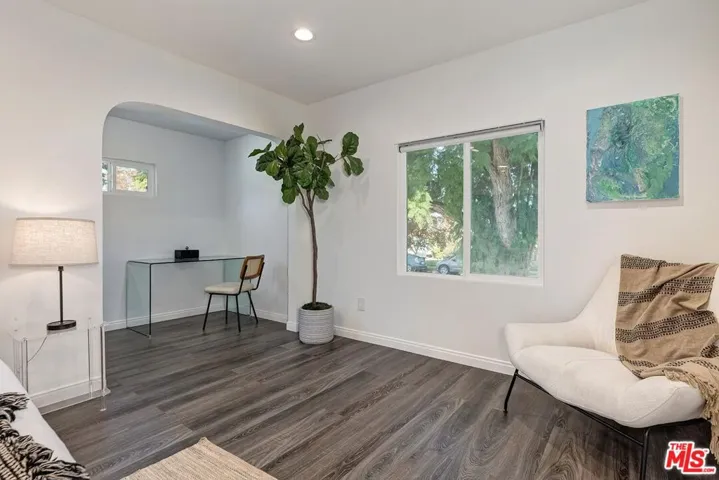 2616 W 73rd Street, Los Angeles, California 90043