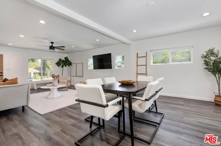 2616 W 73rd Street, Los Angeles, California 90043
