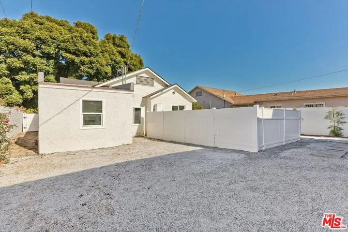 2616 W 73rd Street, Los Angeles, California 90043