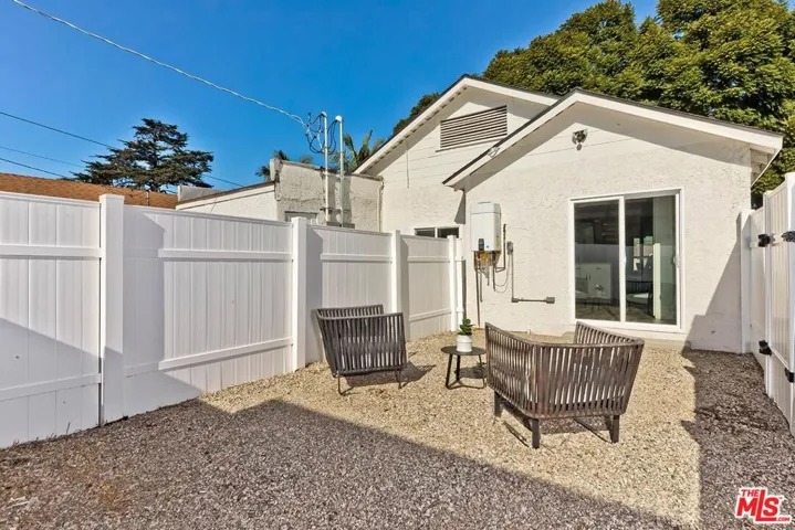 2616 W 73rd Street, Los Angeles, California 90043