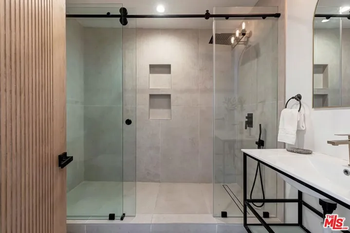 2616 W 73rd Street, Los Angeles, California 90043