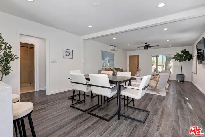 2616 W 73rd Street, Los Angeles, California 90043