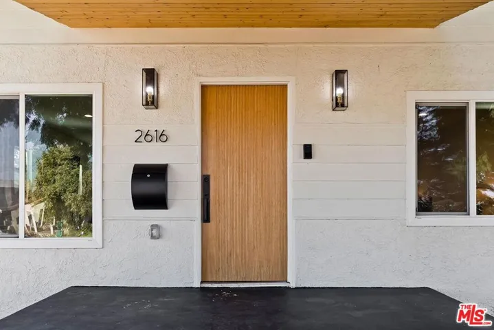 2616 W 73rd Street, Los Angeles, California 90043