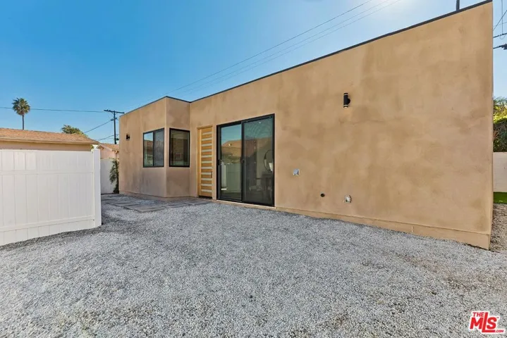 2616 W 73rd Street, Los Angeles, California 90043