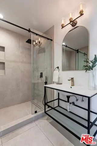 2616 W 73rd Street, Los Angeles, California 90043