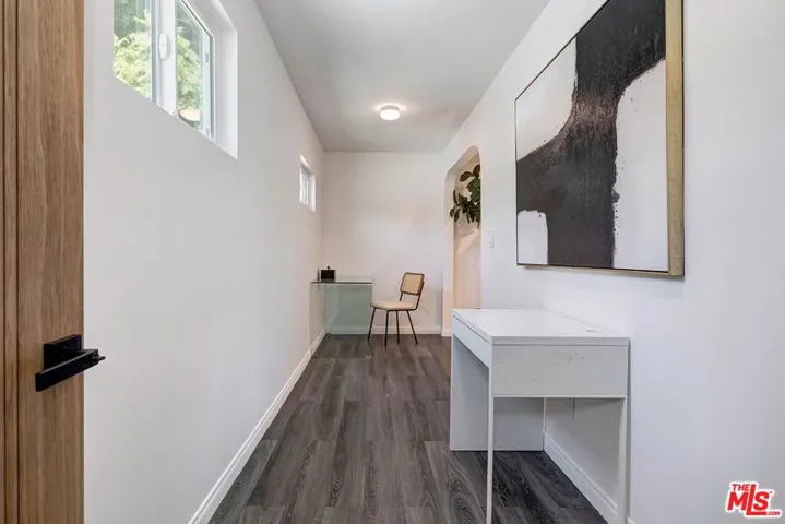 2616 W 73rd Street, Los Angeles, California 90043