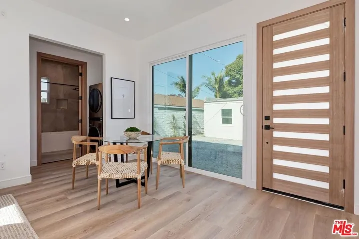 2616 W 73rd Street, Los Angeles, California 90043