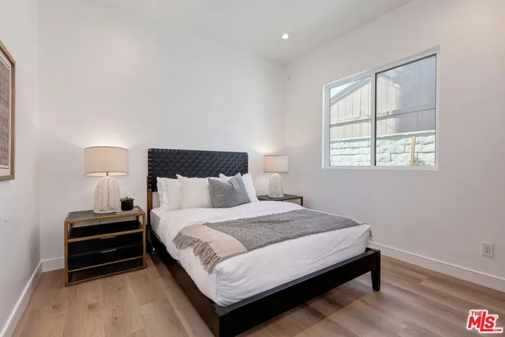 2616 W 73rd Street, Los Angeles, California 90043
