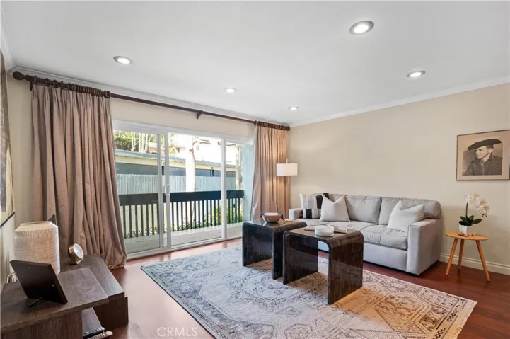 603 S Prospect Avenue 205, Redondo Beach, California 90277