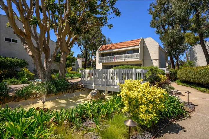 603 S Prospect Avenue 205, Redondo Beach, California 90277