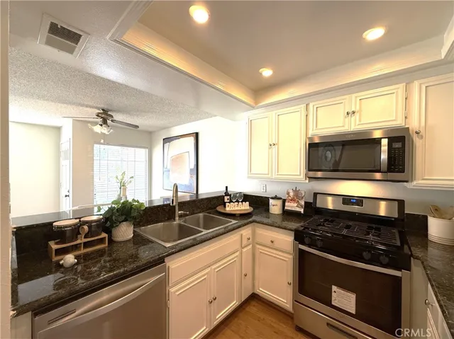 56 Christamon S, Irvine, California 92620