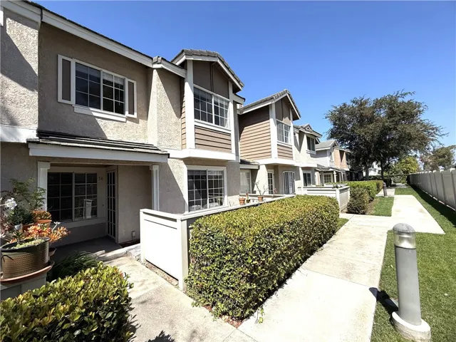 56 Christamon S, Irvine, California 92620