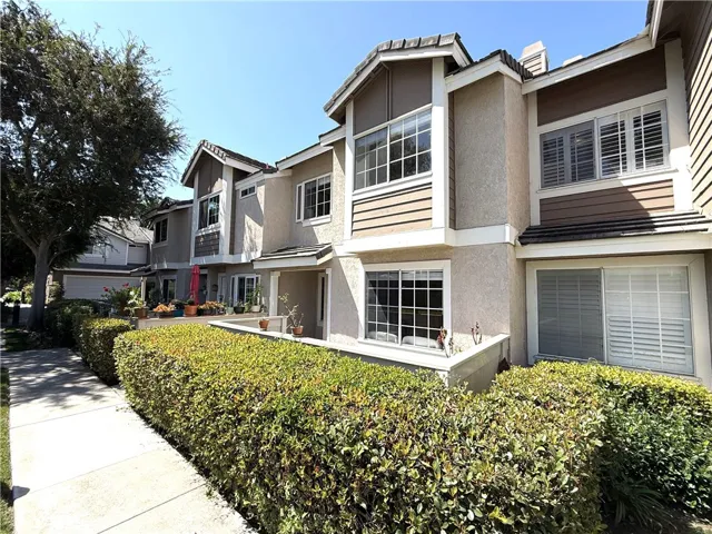 56 Christamon S, Irvine, California 92620