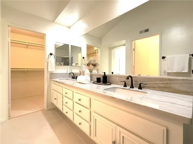 56 Christamon S, Irvine, California 92620