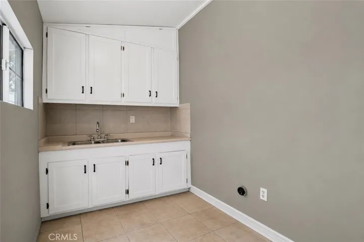 13176 Foothill, Sylmar, California 91342