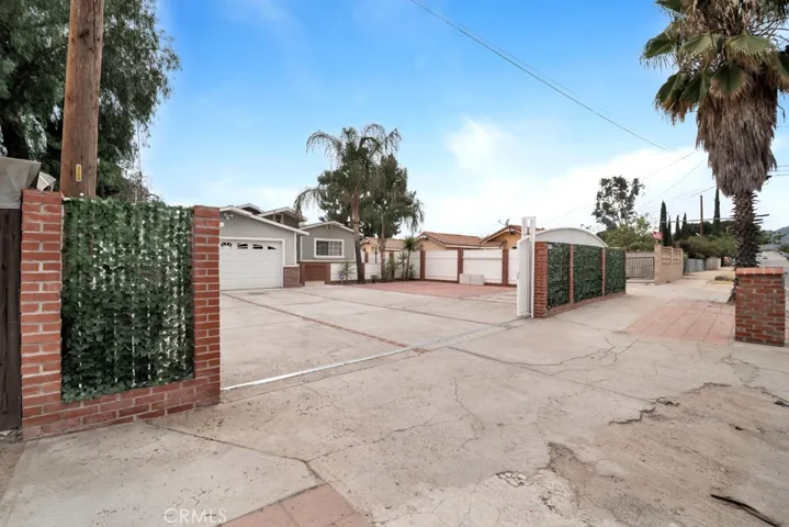 13176 Foothill, Sylmar, California 91342