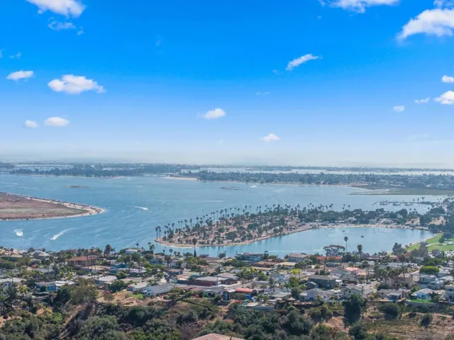 4810 Canyon View, San Diego, California 92117