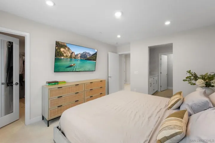 4810 Canyon View, San Diego, California 92117