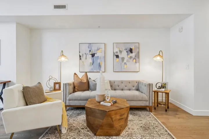 188 W Saint James Street 10313, San Jose, California 95110