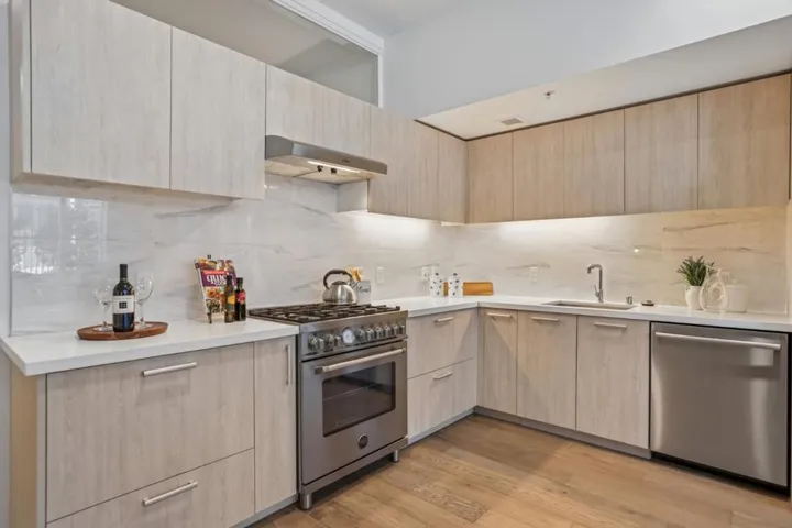 188 W Saint James Street 10313, San Jose, California 95110