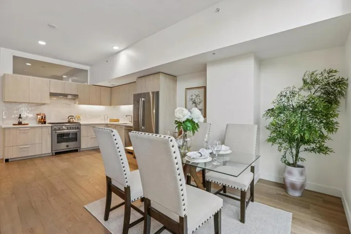 188 W Saint James Street 10313, San Jose, California 95110