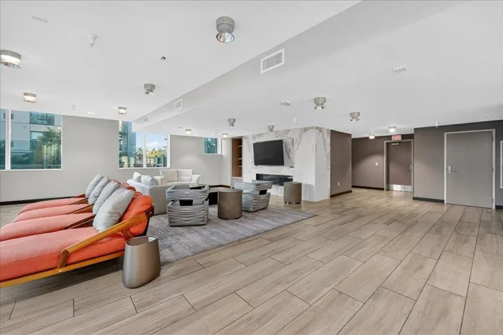 188 W Saint James Street 10313, San Jose, California 95110