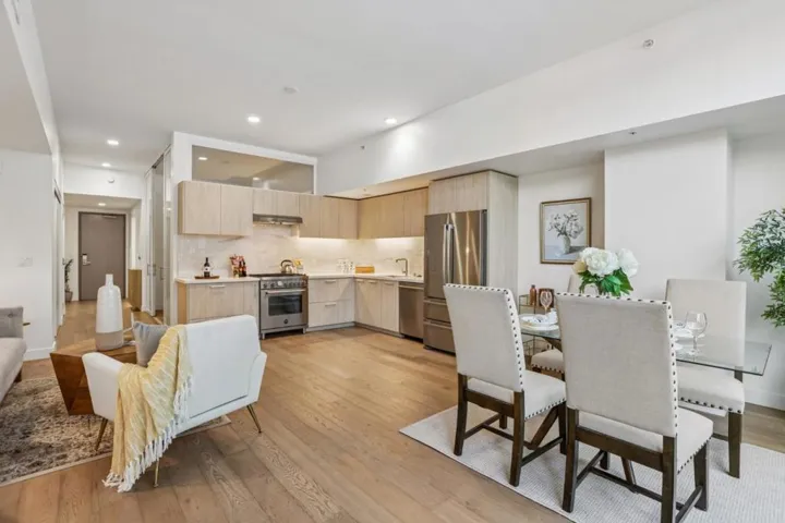188 W Saint James Street 10313, San Jose, California 95110