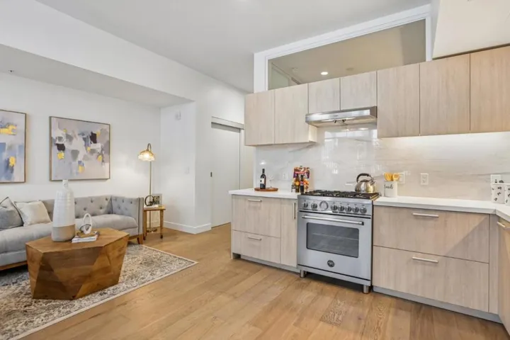 188 W Saint James Street 10313, San Jose, California 95110