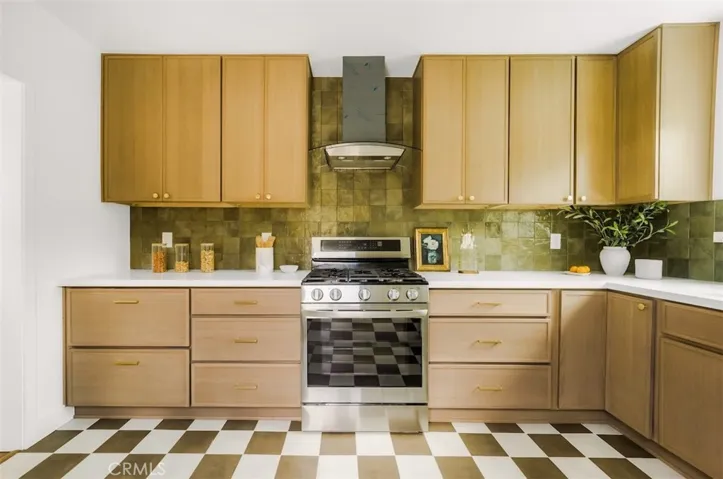 6202 E Wardlow, Long Beach, California 90808
