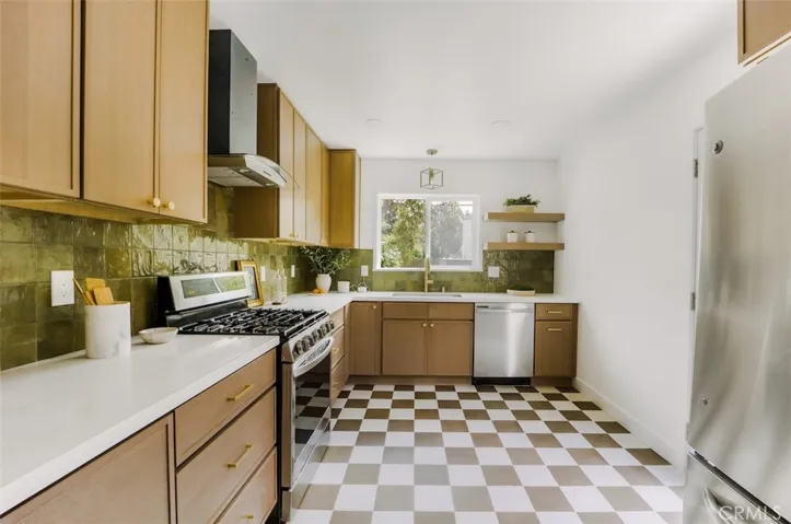 6202 E Wardlow, Long Beach, California 90808