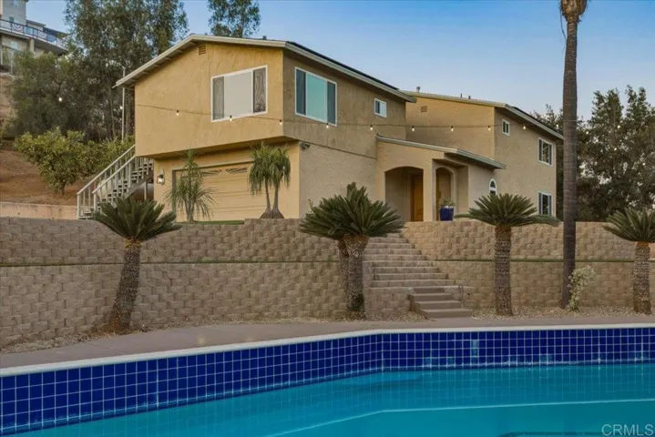 11151 Oak Creek Drive, Lakeside, California 92040