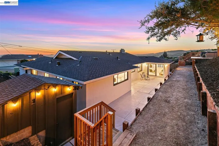 2356 Marineview Dr, San Leandro, California 94577