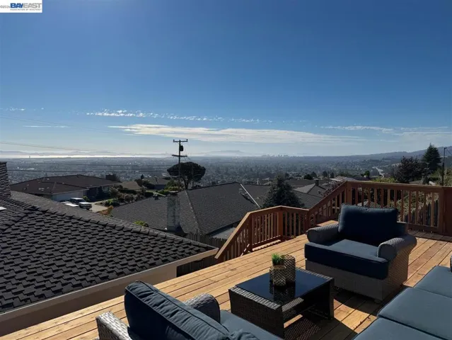 2356 Marineview Dr, San Leandro, California 94577