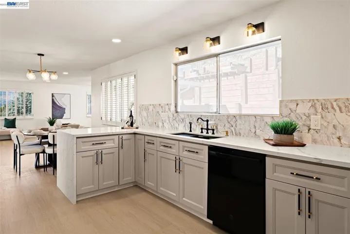 2356 Marineview Dr, San Leandro, California 94577