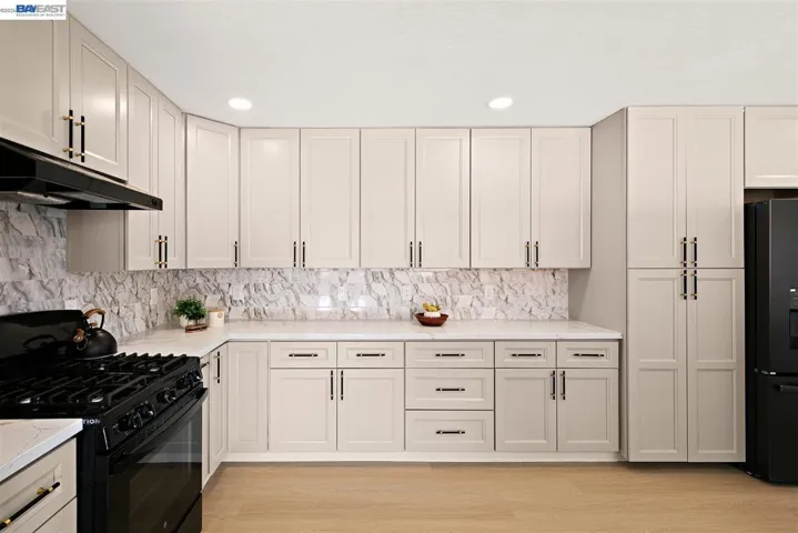 2356 Marineview Dr, San Leandro, California 94577