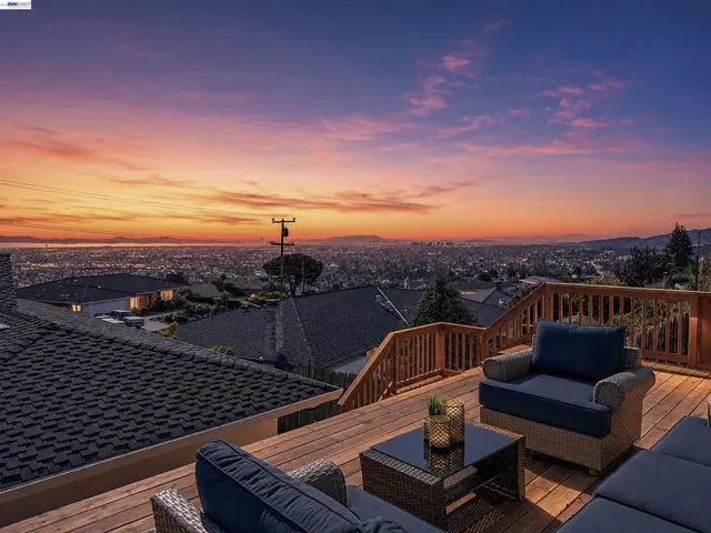 2356 Marineview Dr, San Leandro, California 94577