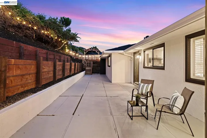 2356 Marineview Dr, San Leandro, California 94577