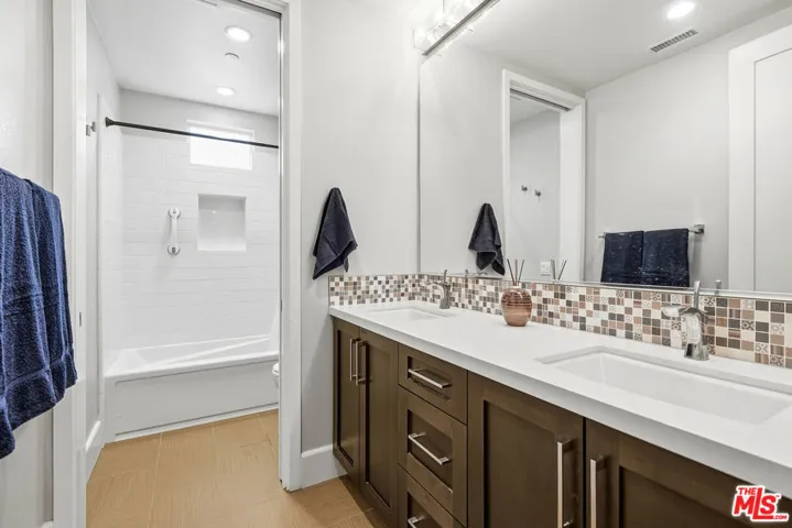 12775 Bluff Creek Drive 1, Los Angeles, California 90094