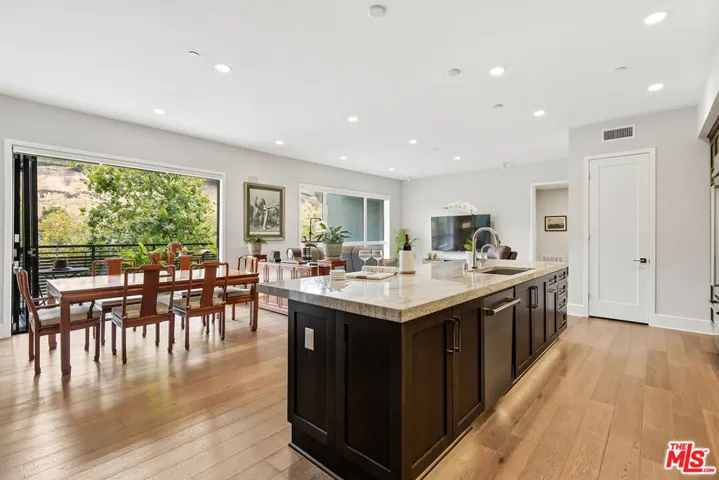 12775 Bluff Creek Drive 1, Los Angeles, California 90094