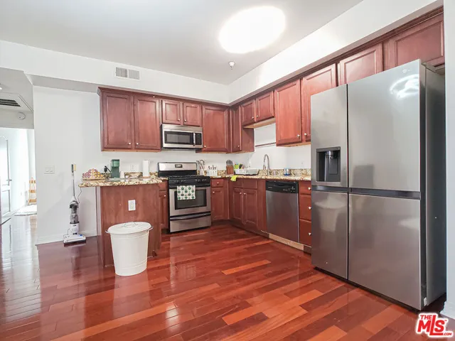 1025 Dewey Avenue 205, Los Angeles, California 90006