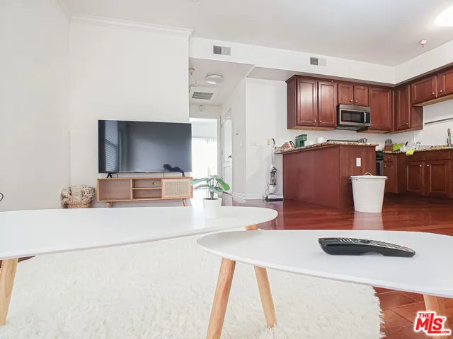 1025 Dewey Avenue 205, Los Angeles, California 90006