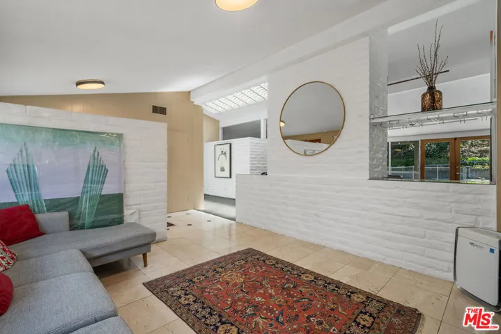3641 Woodcliff Road, Los Angeles, California 91403