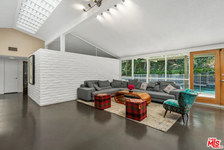 3641 Woodcliff Road, Los Angeles, California 91403