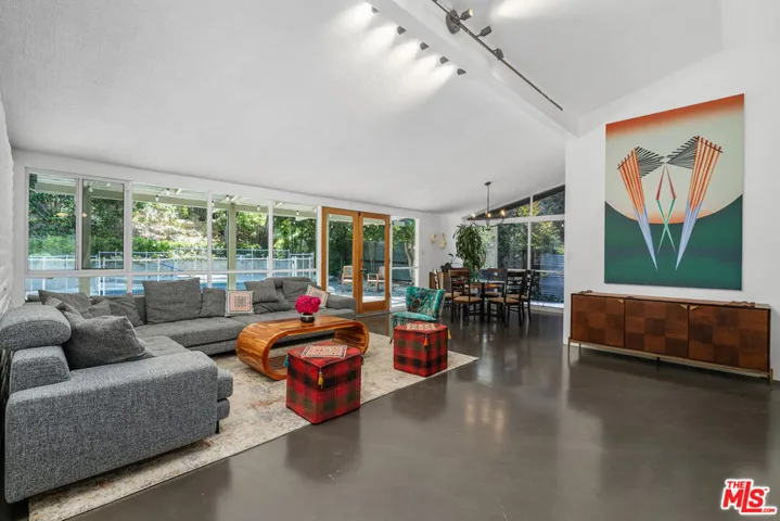3641 Woodcliff Road, Los Angeles, California 91403