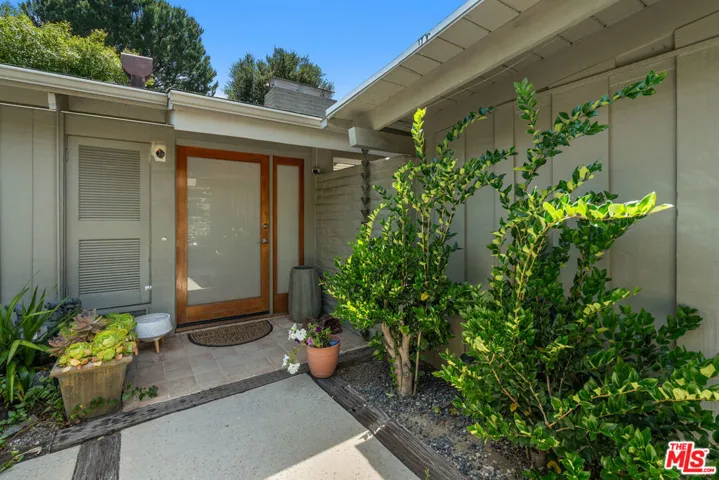 3641 Woodcliff Road, Los Angeles, California 91403