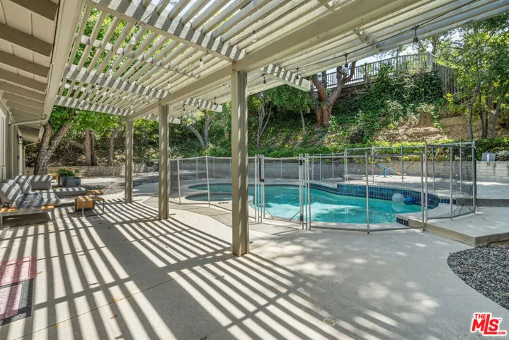 3641 Woodcliff Road, Los Angeles, California 91403